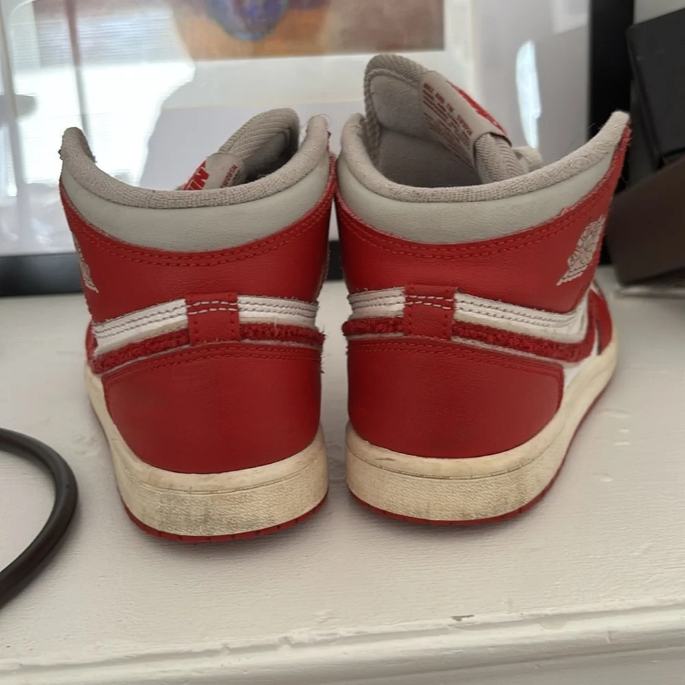 Nike Air Jordan Red and White High-Top Sneakers kids Sz 2 fuzzy swoosh